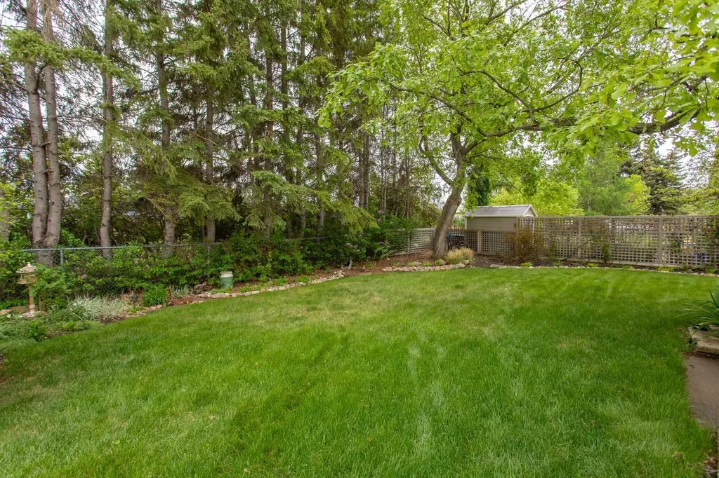 4809 59 Street Lacombe AB T4L 1M5