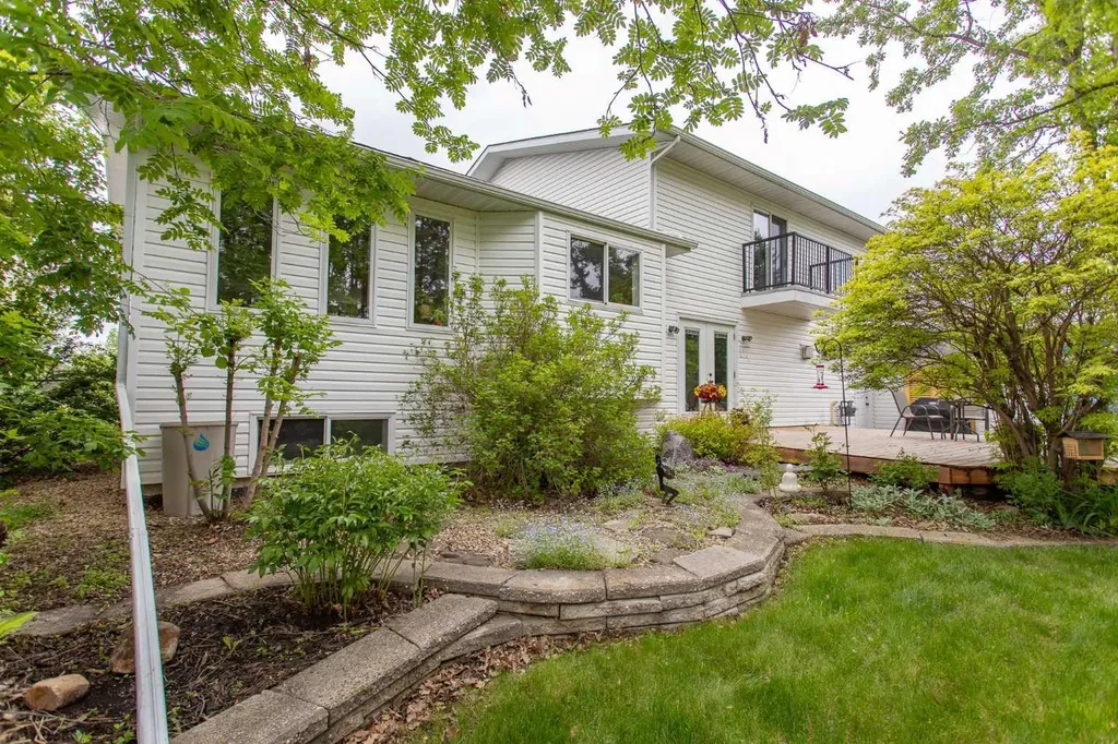 4809 59 Street Lacombe AB T4L 1M5
