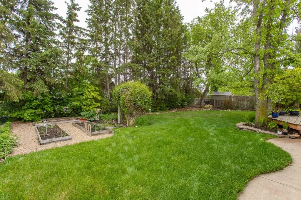 4809 59 Street Lacombe AB T4L 1M5