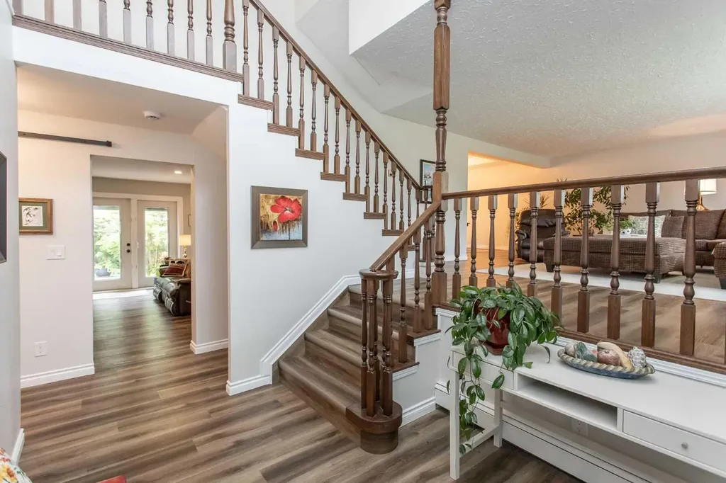 4809 59 Street Lacombe AB T4L 1M5