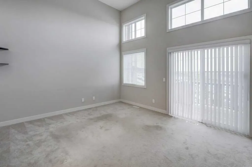 452 Sage Hill Grove NW Calgary AB T3R 0Z8