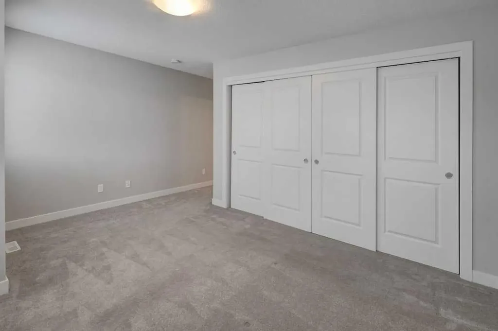 452 Sage Hill Grove NW Calgary AB T3R 0Z8
