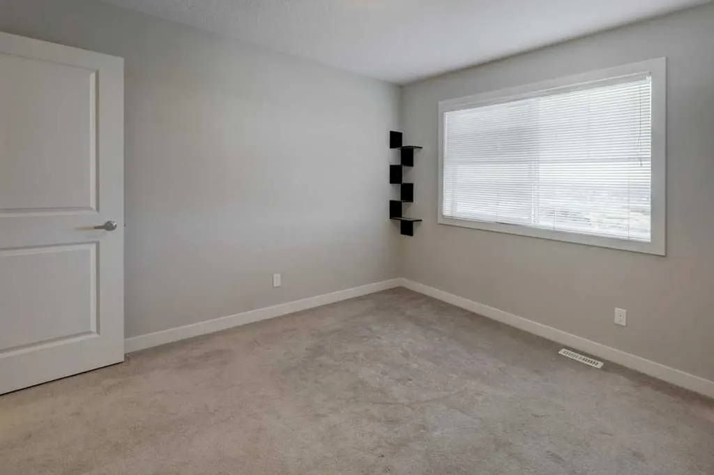 452 Sage Hill Grove NW Calgary AB T3R 0Z8