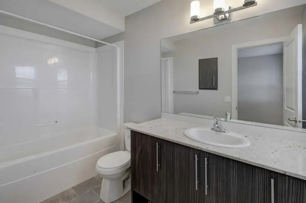 452 Sage Hill Grove NW Calgary AB T3R 0Z8