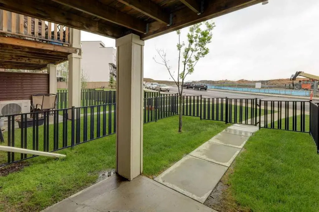 452 Sage Hill Grove NW Calgary AB T3R 0Z8