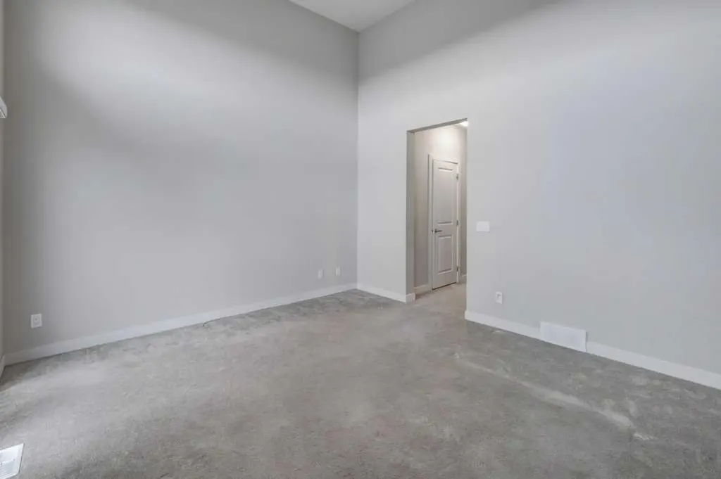 452 Sage Hill Grove NW Calgary AB T3R 0Z8