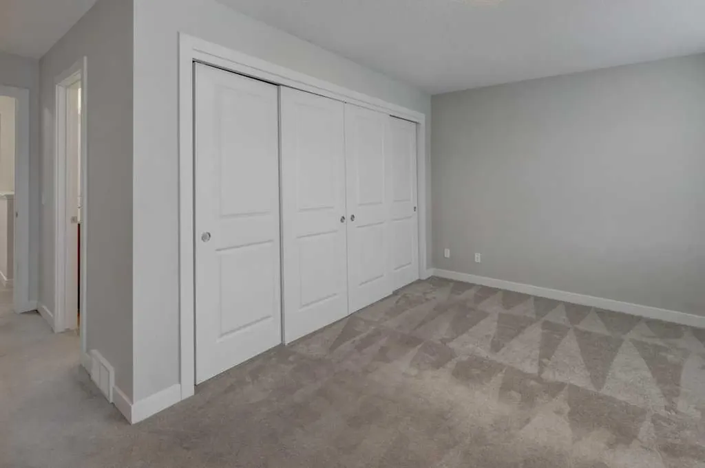 452 Sage Hill Grove NW Calgary AB T3R 0Z8