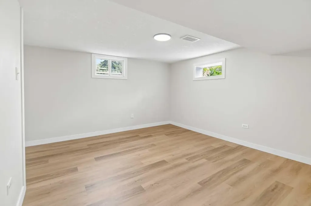 5504 58a Street Red Deer AB T4N 2M3