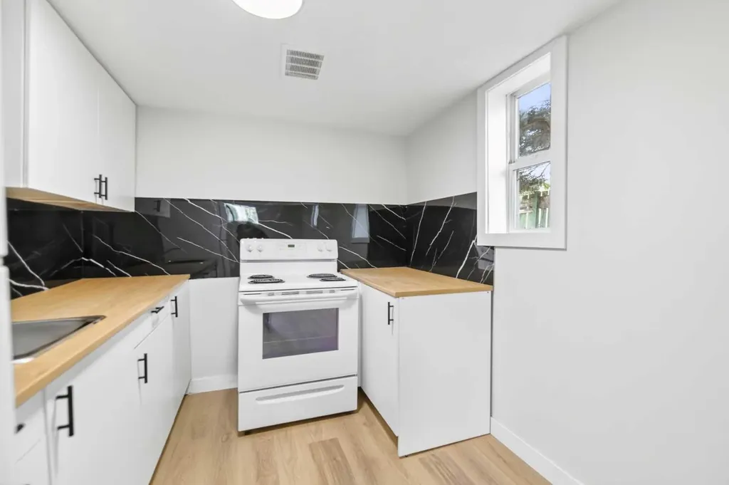 5504 58a Street Red Deer AB T4N 2M3