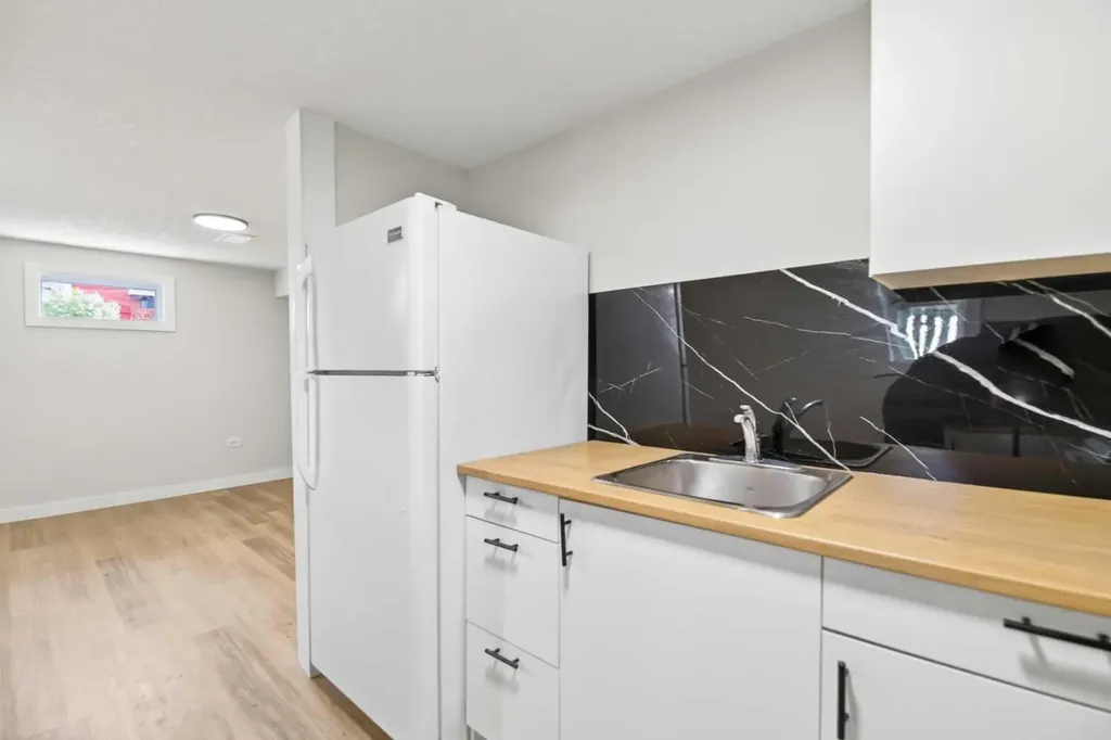 5504 58a Street Red Deer AB T4N 2M3