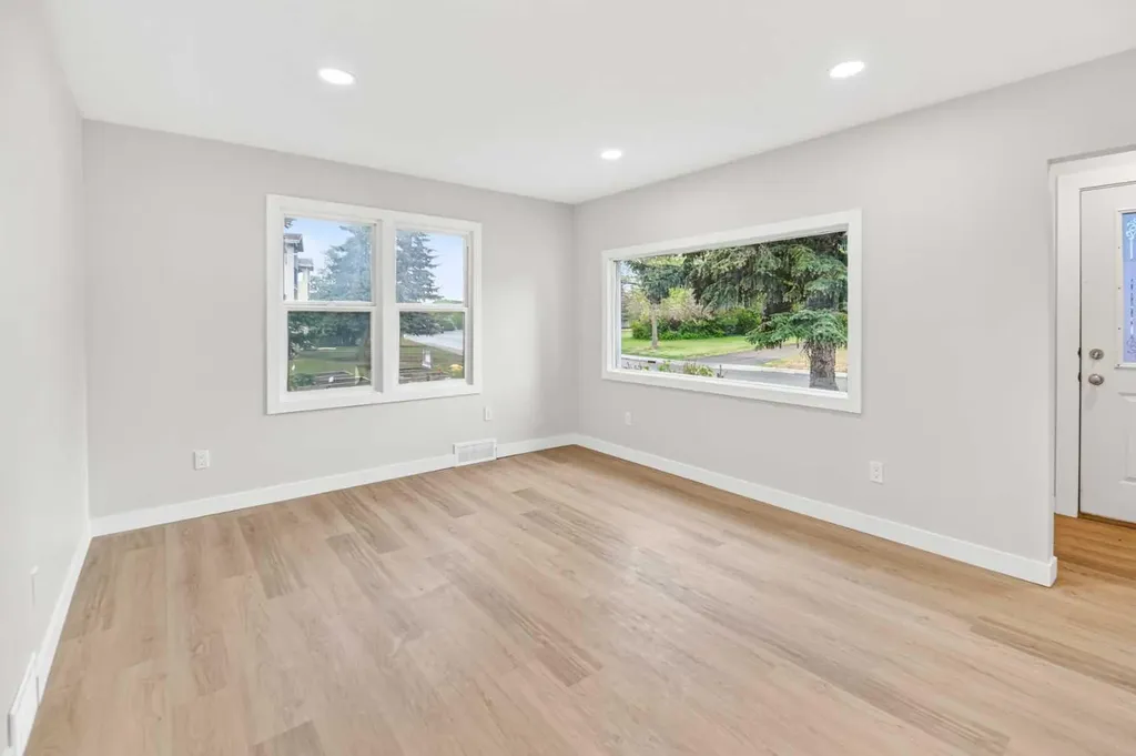 5504 58a Street Red Deer AB T4N 2M3