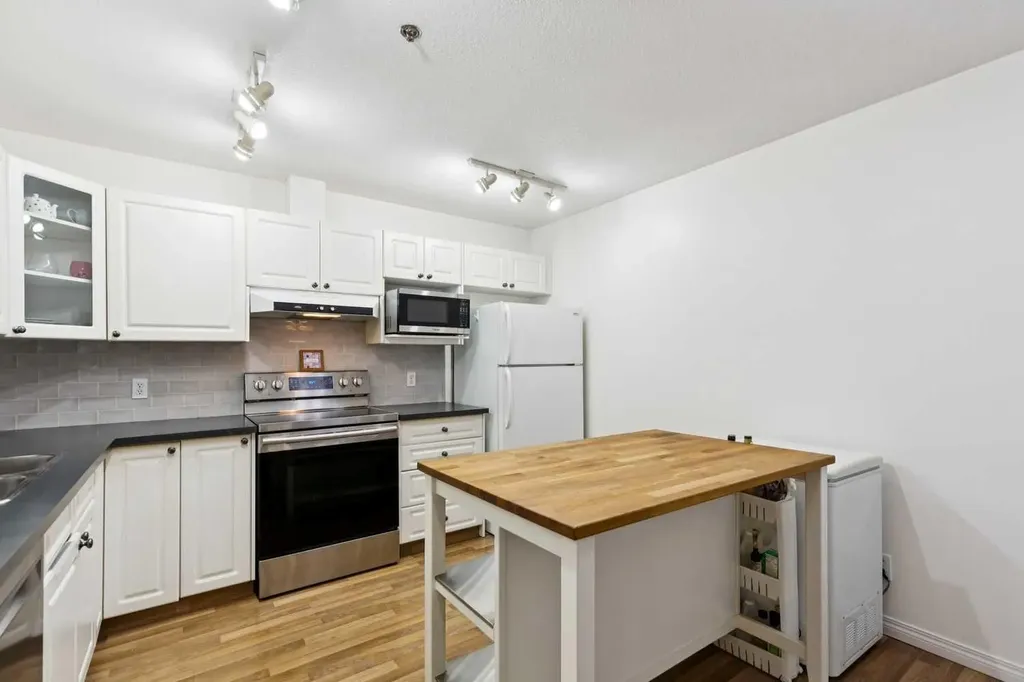 649 Marsh Road NE Calgary AB T2E 5B4