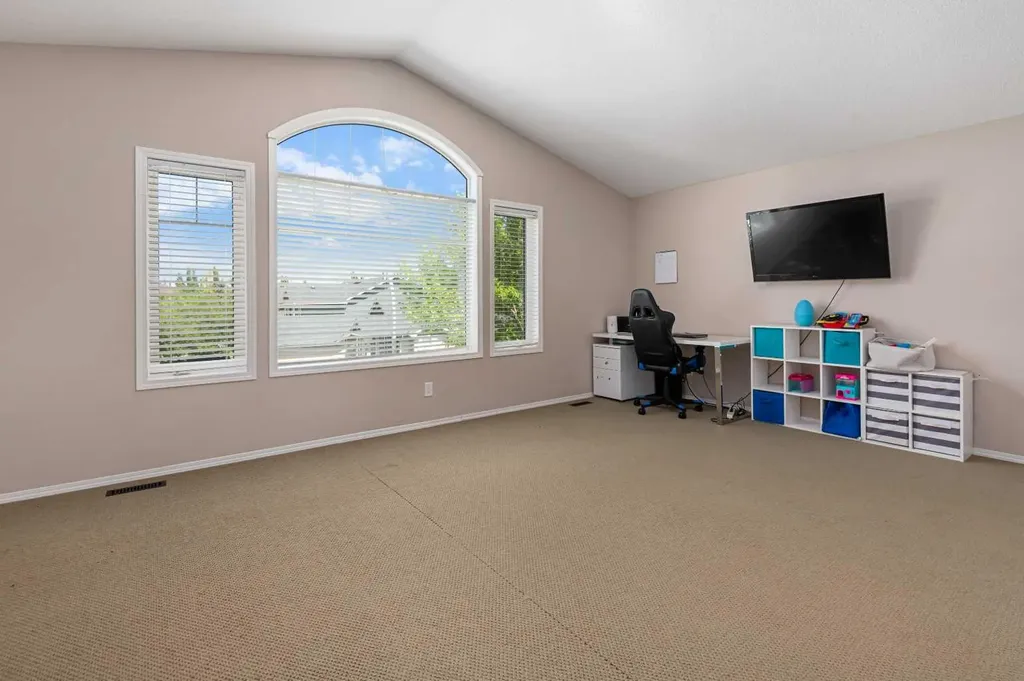 60 Chapala Square SE Calgary AB T2X 3T7