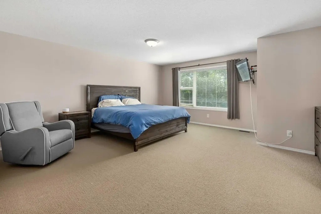 60 Chapala Square SE Calgary AB T2X 3T7