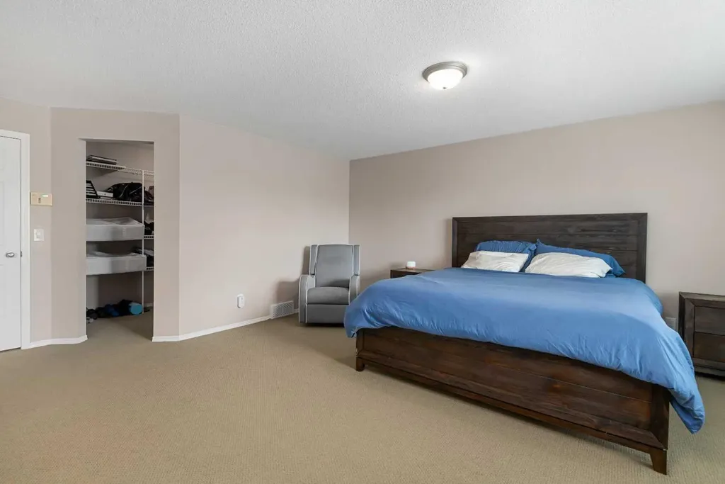 60 Chapala Square SE Calgary AB T2X 3T7