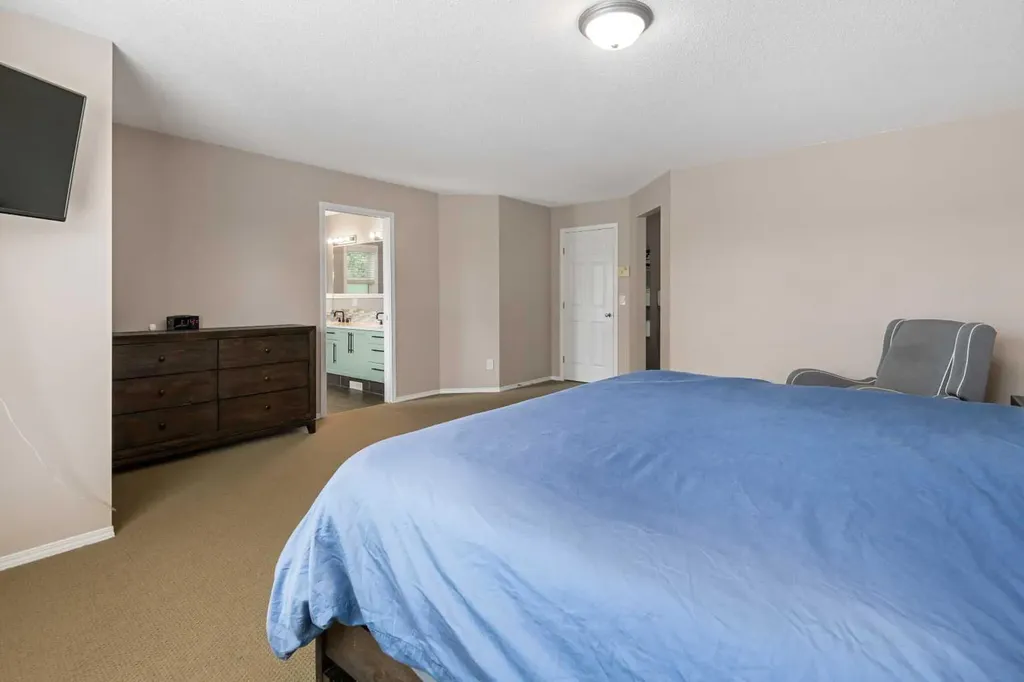 60 Chapala Square SE Calgary AB T2X 3T7