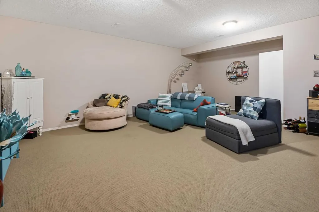 60 Chapala Square SE Calgary AB T2X 3T7
