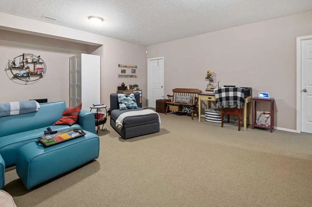 60 Chapala Square SE Calgary AB T2X 3T7