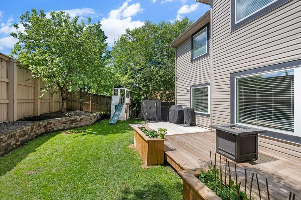 60 Chapala Square SE Calgary AB T2X 3T7