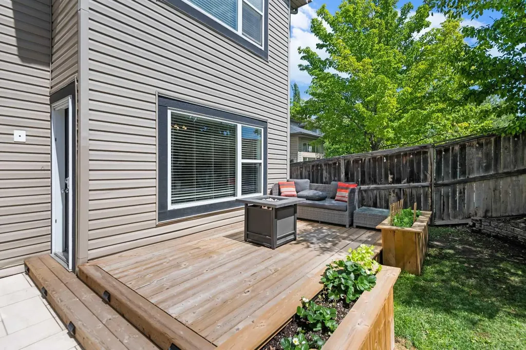60 Chapala Square SE Calgary AB T2X 3T7
