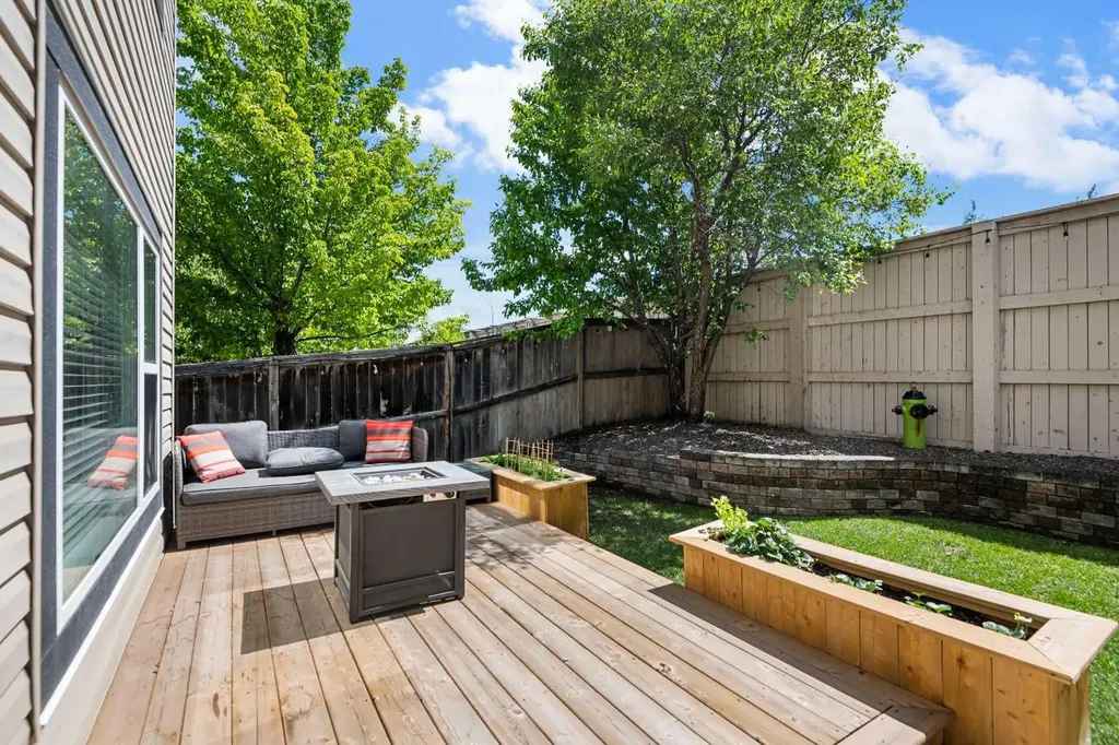 60 Chapala Square SE Calgary AB T2X 3T7