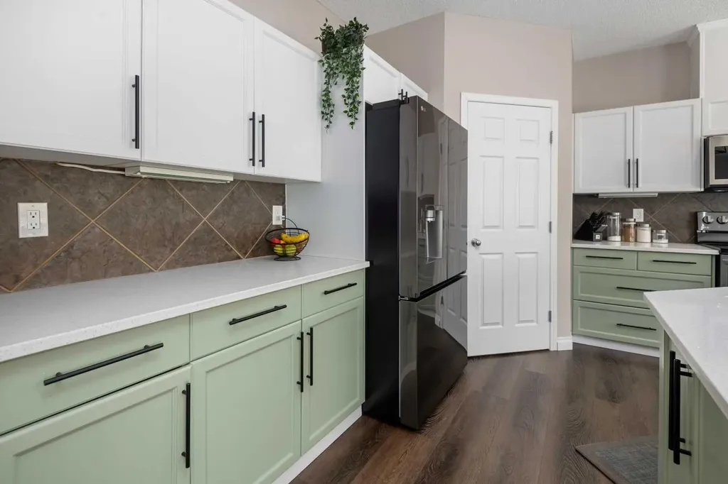 60 Chapala Square SE Calgary AB T2X 3T7