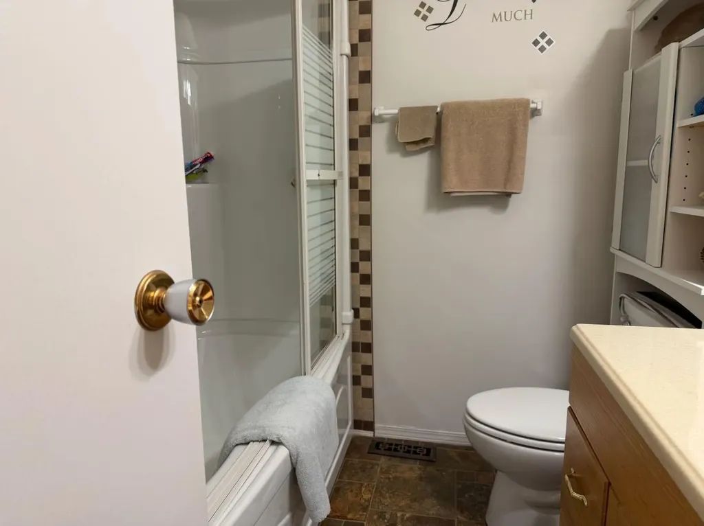 517 5 Street E Drumheller AB T0J0Y4