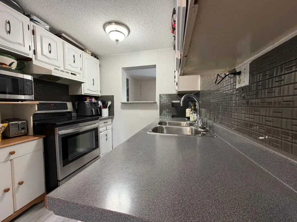 517 5 Street E Drumheller AB T0J0Y4