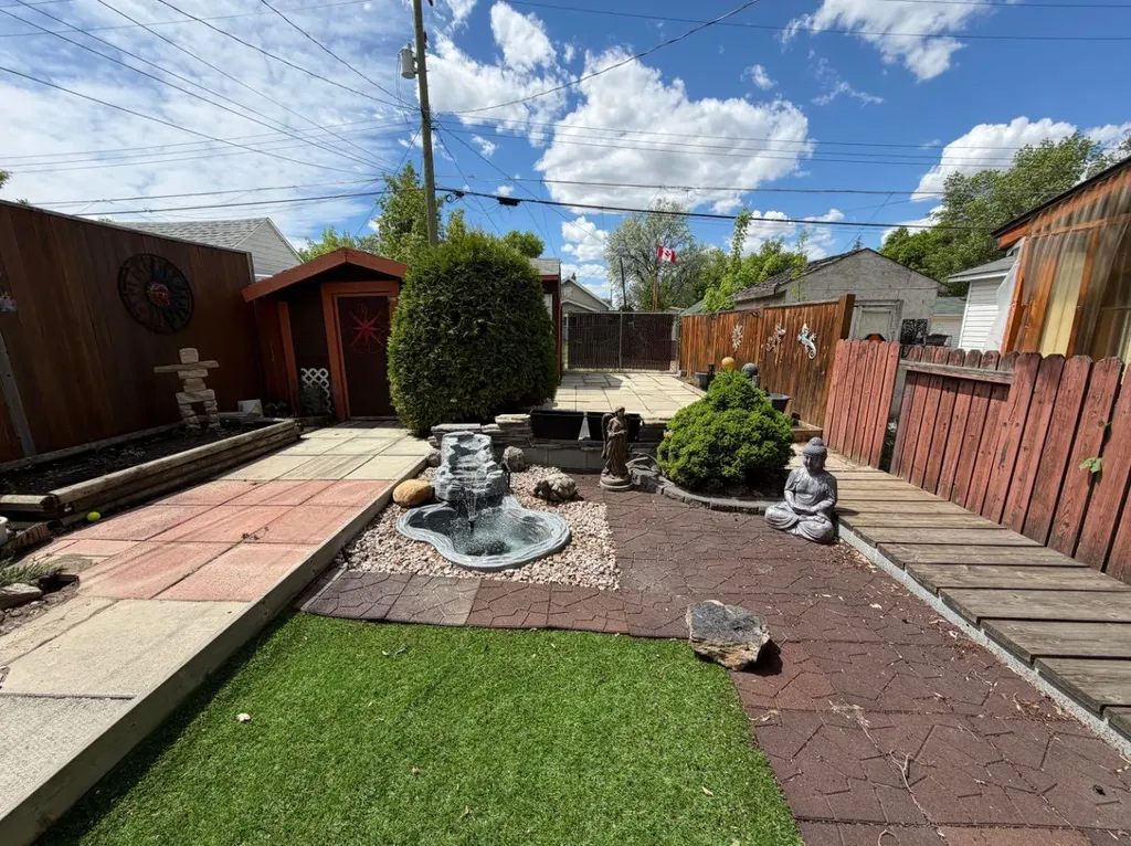 517 5 Street E Drumheller AB T0J0Y4