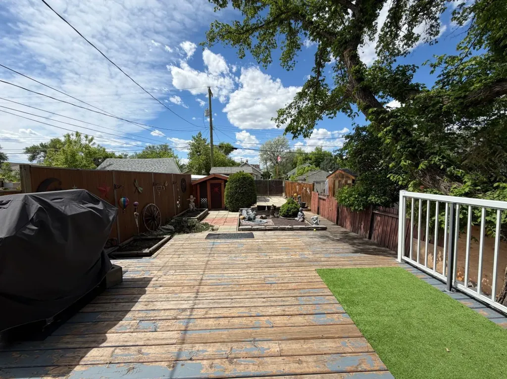 517 5 Street E Drumheller AB T0J0Y4