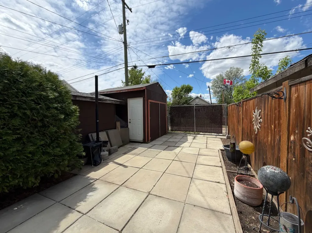 517 5 Street E Drumheller AB T0J0Y4