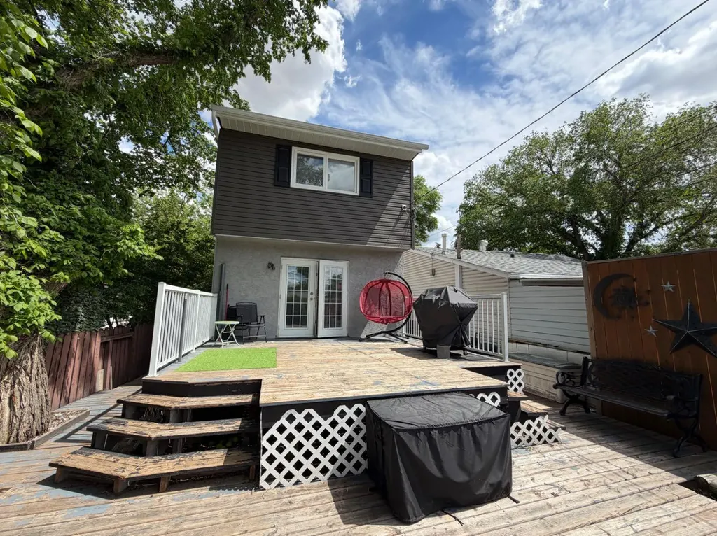 517 5 Street E Drumheller AB T0J0Y4