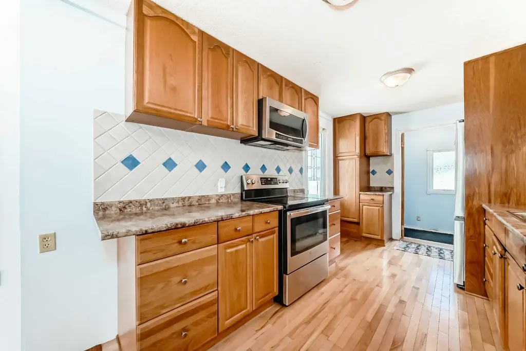 334 3 Avenue NE Calgary AB T2E0H4
