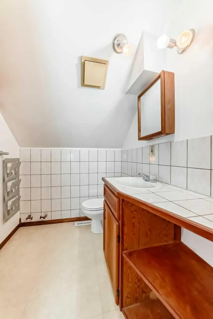 334 3 Avenue NE Calgary AB T2E0H4