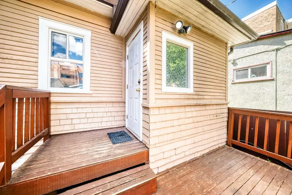 334 3 Avenue NE Calgary AB T2E0H4