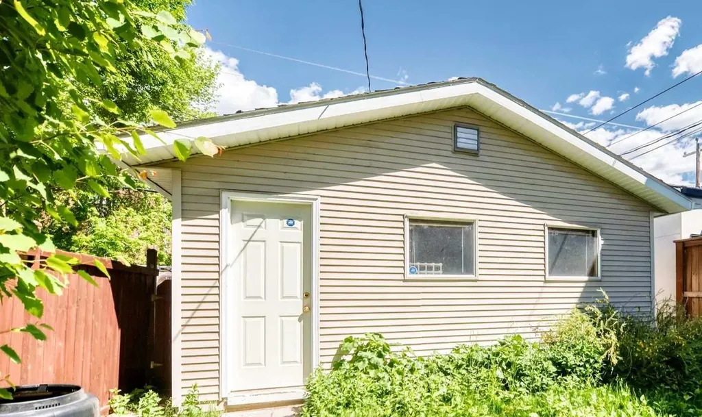 334 3 Avenue NE Calgary AB T2E0H4