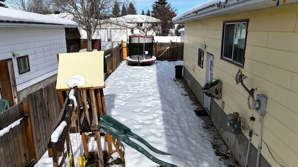5704 Westhaven Drive Edson AB T7E 1J6