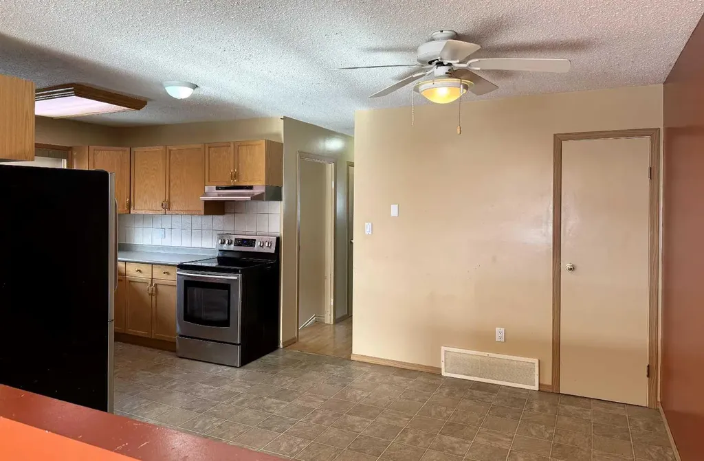 5704 Westhaven Drive Edson AB T7E 1J6