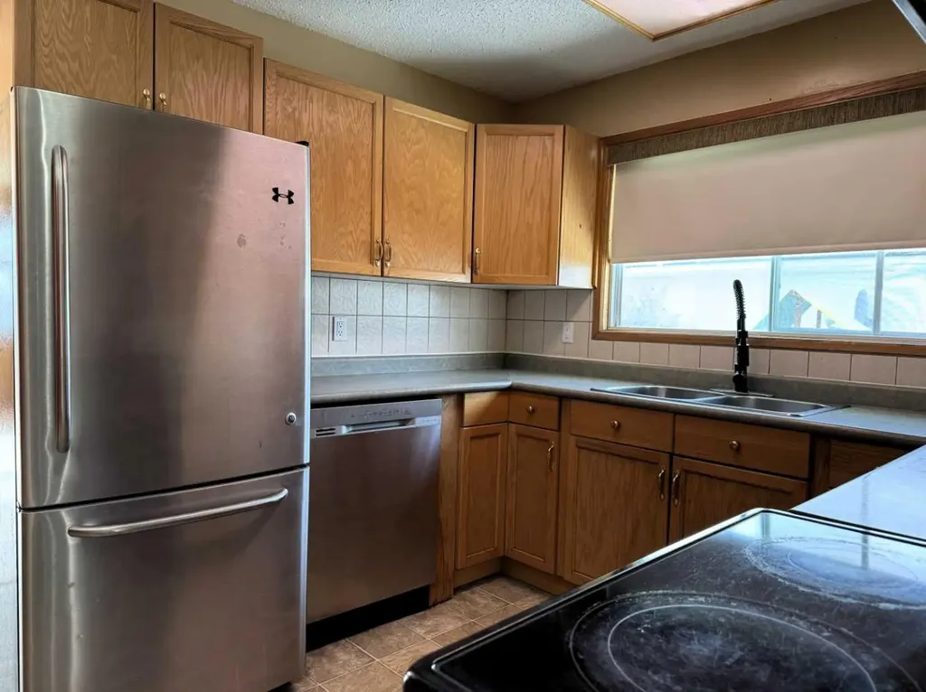 5704 Westhaven Drive Edson AB T7E 1J6