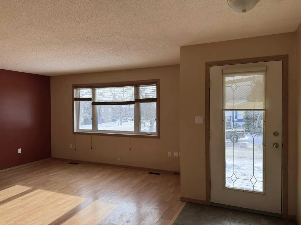5704 Westhaven Drive Edson AB T7E 1J6