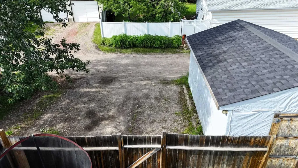 5704 Westhaven Drive Edson AB T7E 1J6