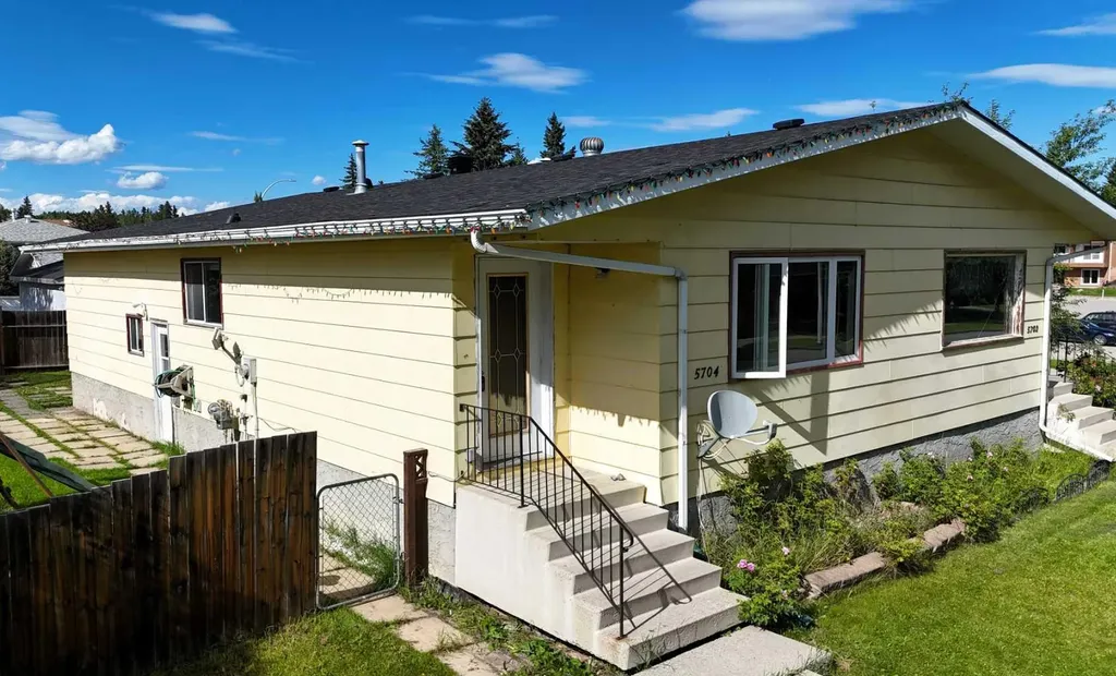 5704 Westhaven Drive Edson AB T7E 1J6