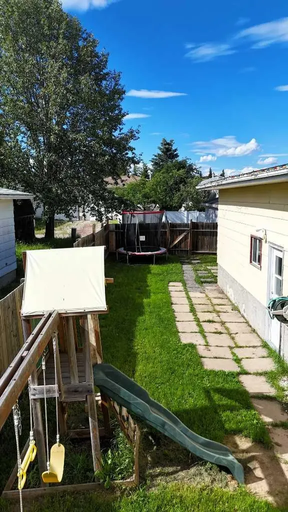 5704 Westhaven Drive Edson AB T7E 1J6