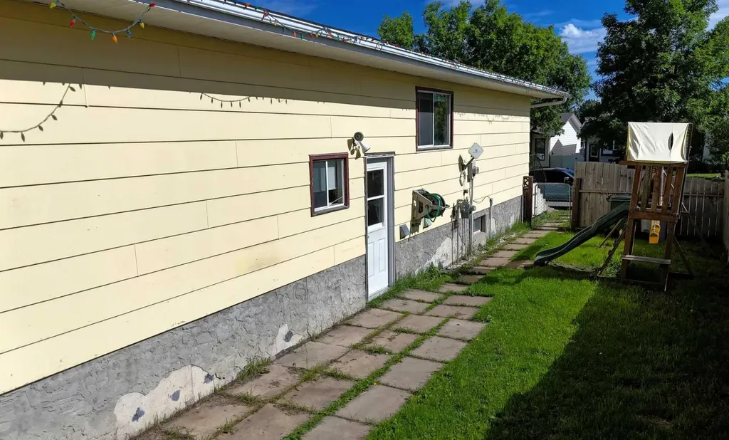 5704 Westhaven Drive Edson AB T7E 1J6