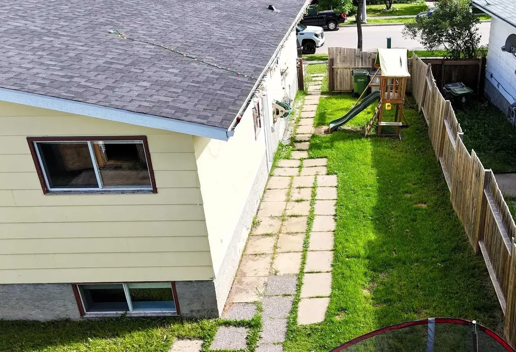 5704 Westhaven Drive Edson AB T7E 1J6