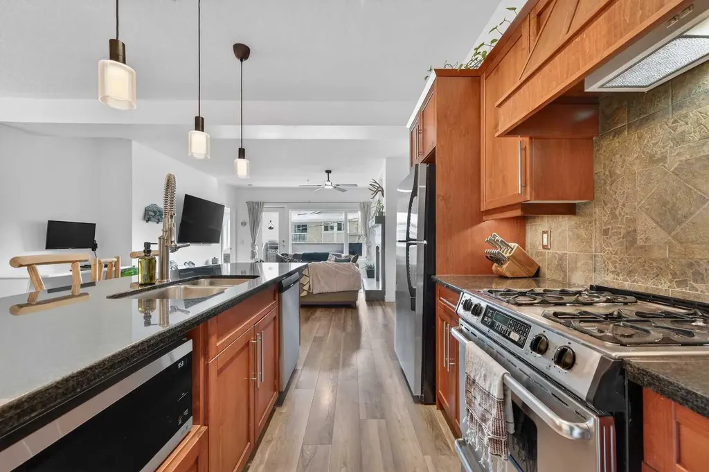 1828 14 Street SW Calgary AB T2T 3S9