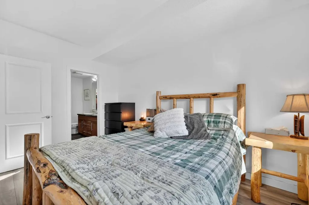 1828 14 Street SW Calgary AB T2T 3S9