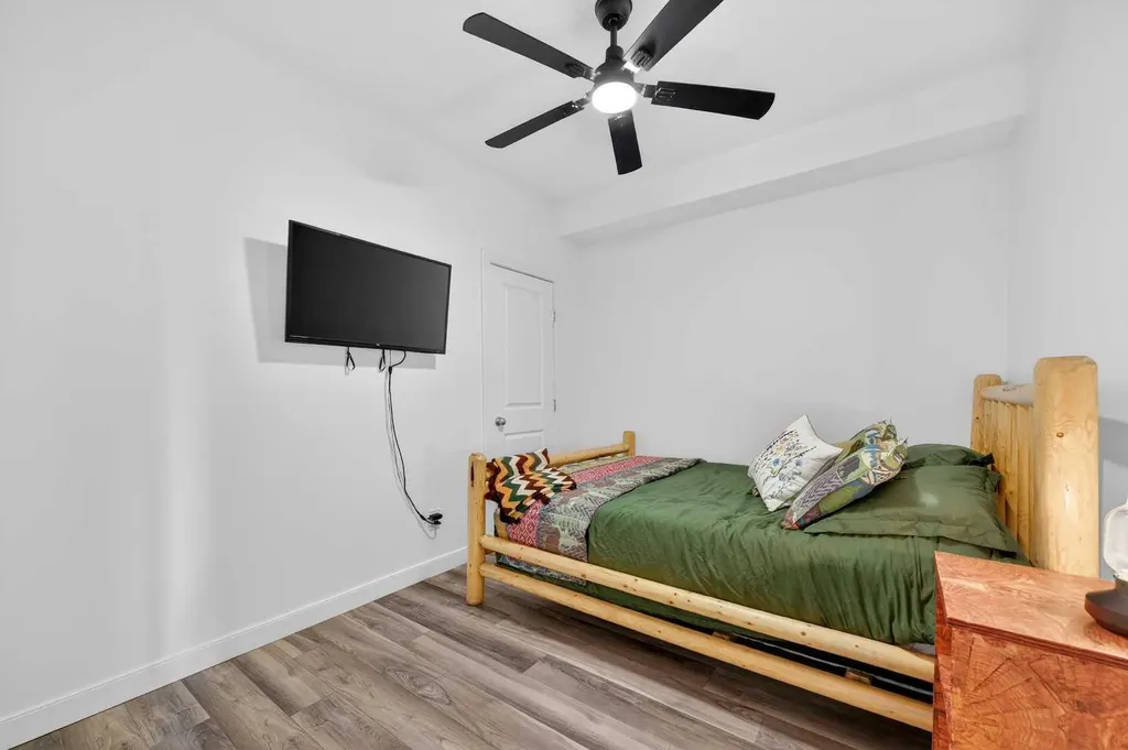 1828 14 Street SW Calgary AB T2T 3S9
