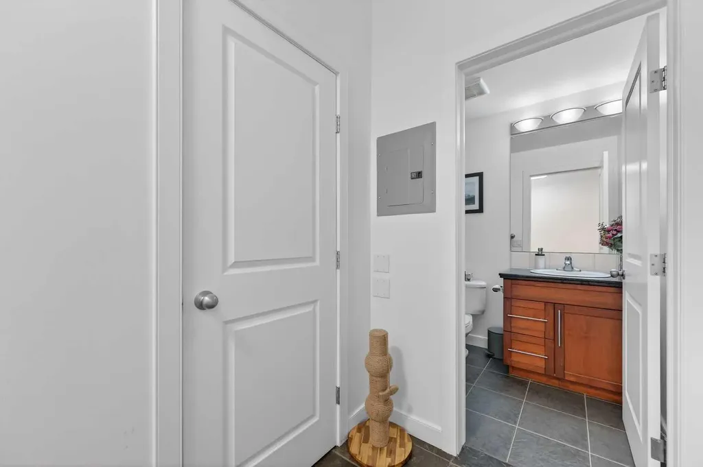 1828 14 Street SW Calgary AB T2T 3S9