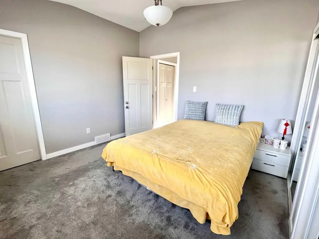 146 Silkstone Road W Lethbridge AB T1J 4C1